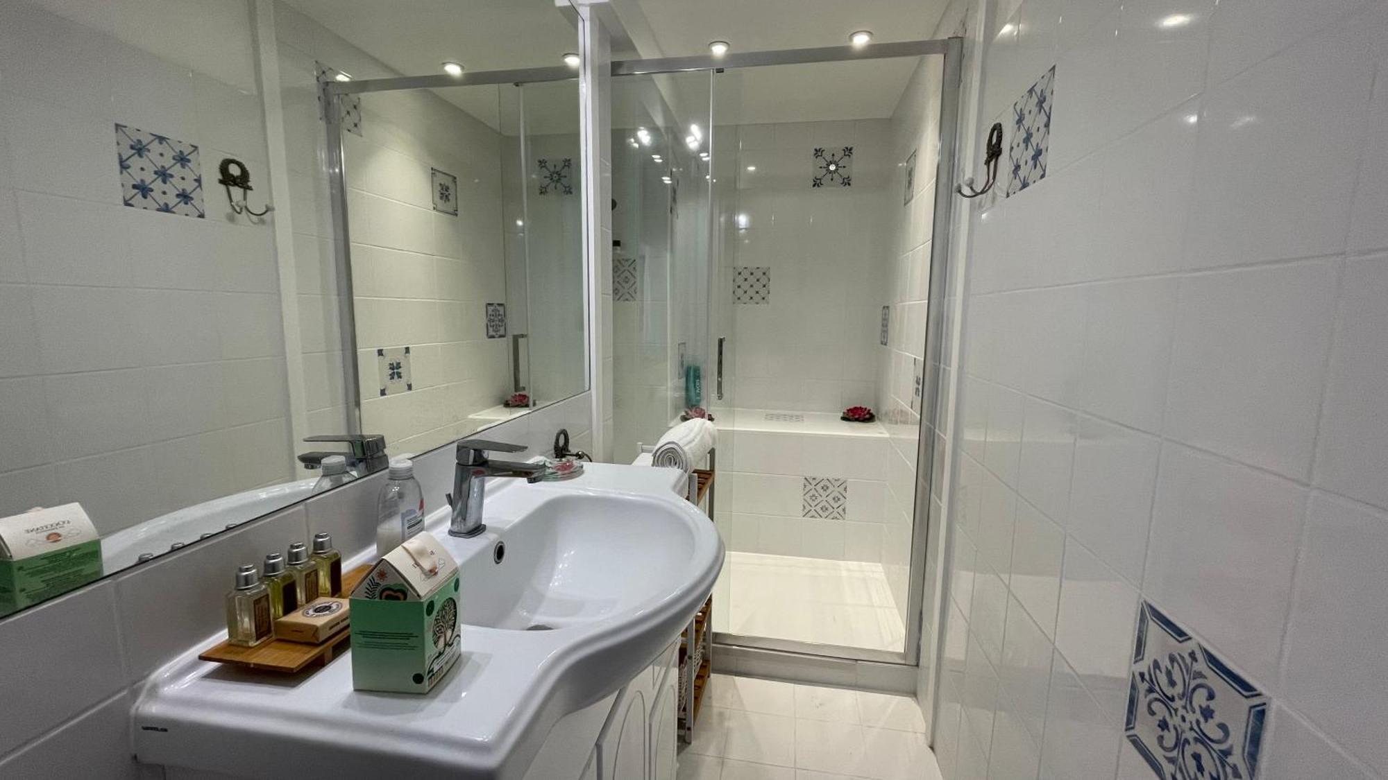 Large 2-room - Wifi, Air Conditioning Apartamento *